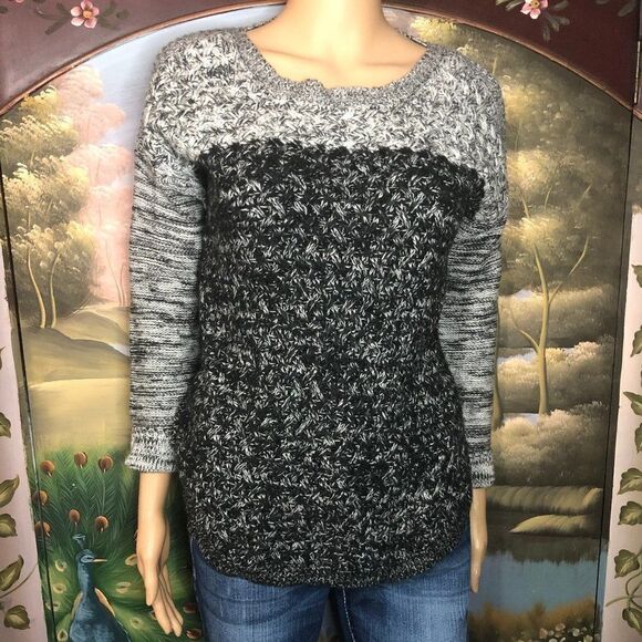 Women's Grey/Black Knit L/S Sweater-M - Picture 2 of 4